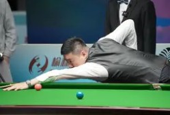 开云官方入口-关于江畔山猫队小胜粤西雄鲨队，斯诺克大奖赛上演裁判判罚引热议！中场绞杀压制对手的信息